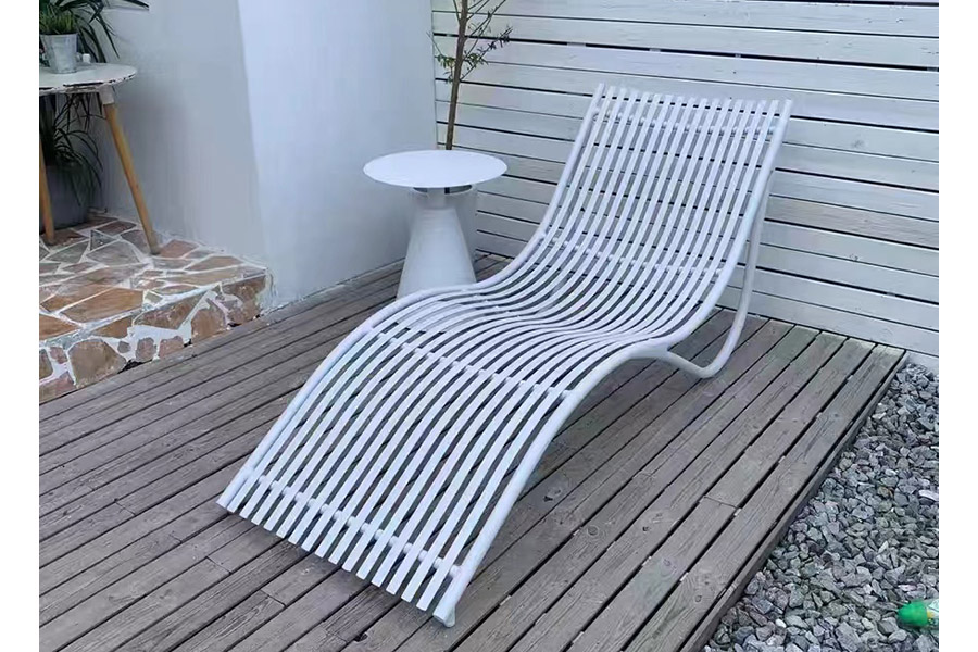 Outdoor sunbed