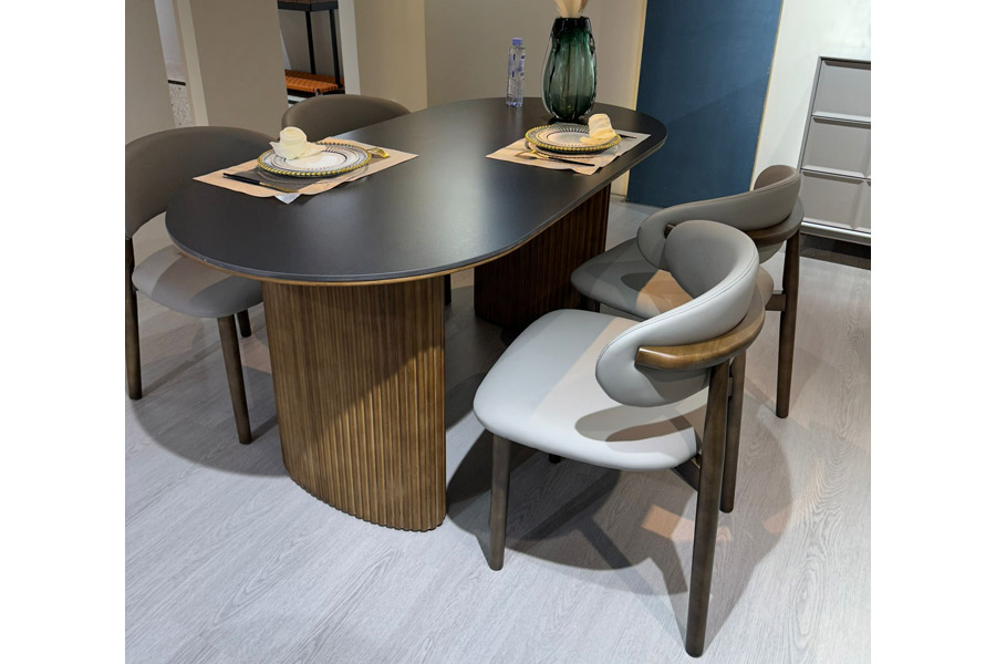 Oval dining table Vintage solid wood dining table Contrasting color design