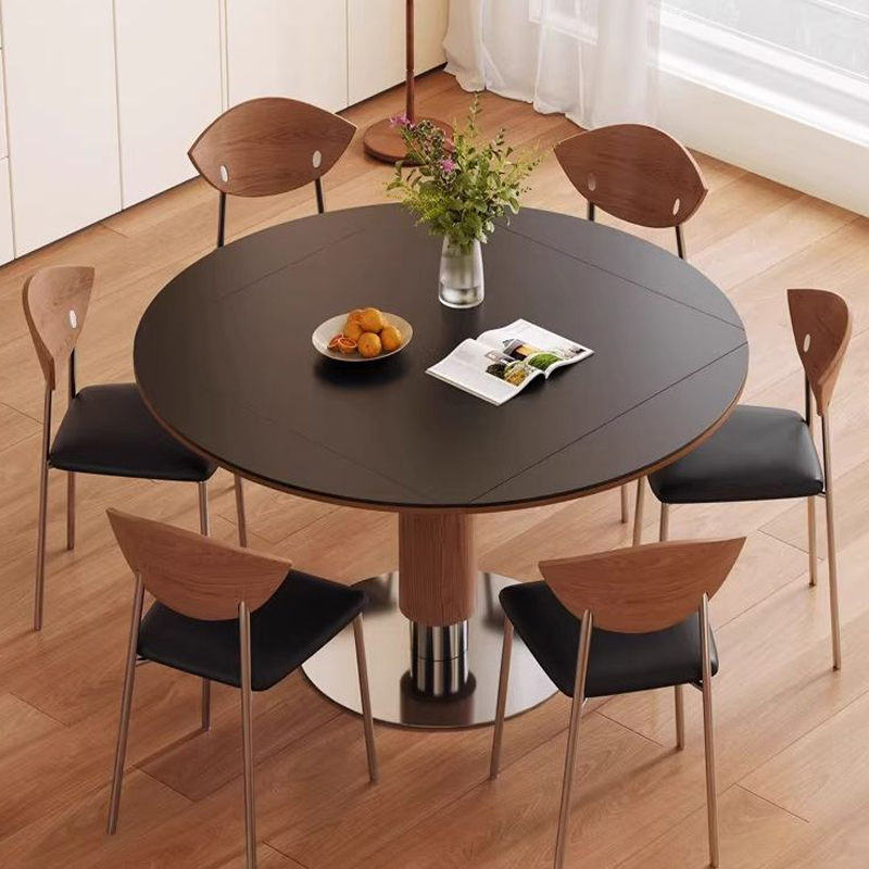 Exendable dining table