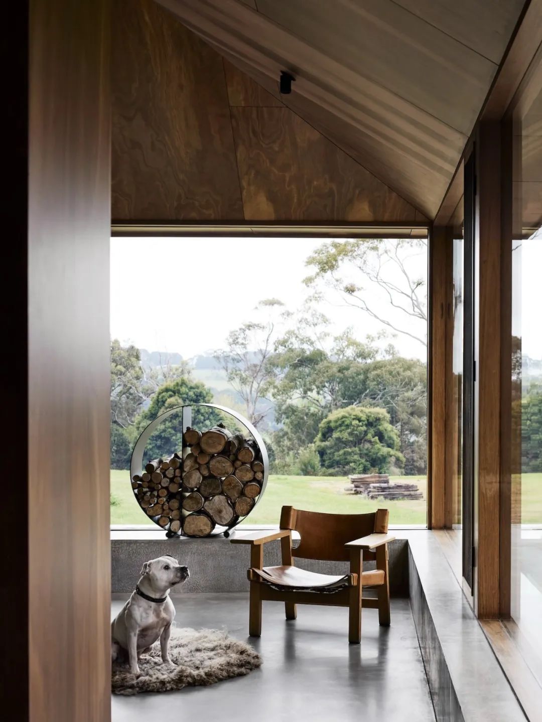 //www.teemliving.com/Giotto/Chair/HM0040-CJS312.html