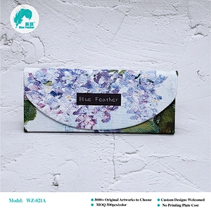 Folding eyeglasses case