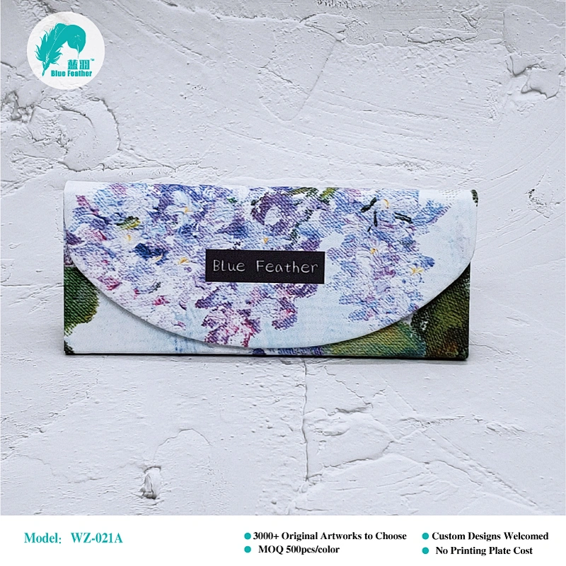 Folding eyeglasses case