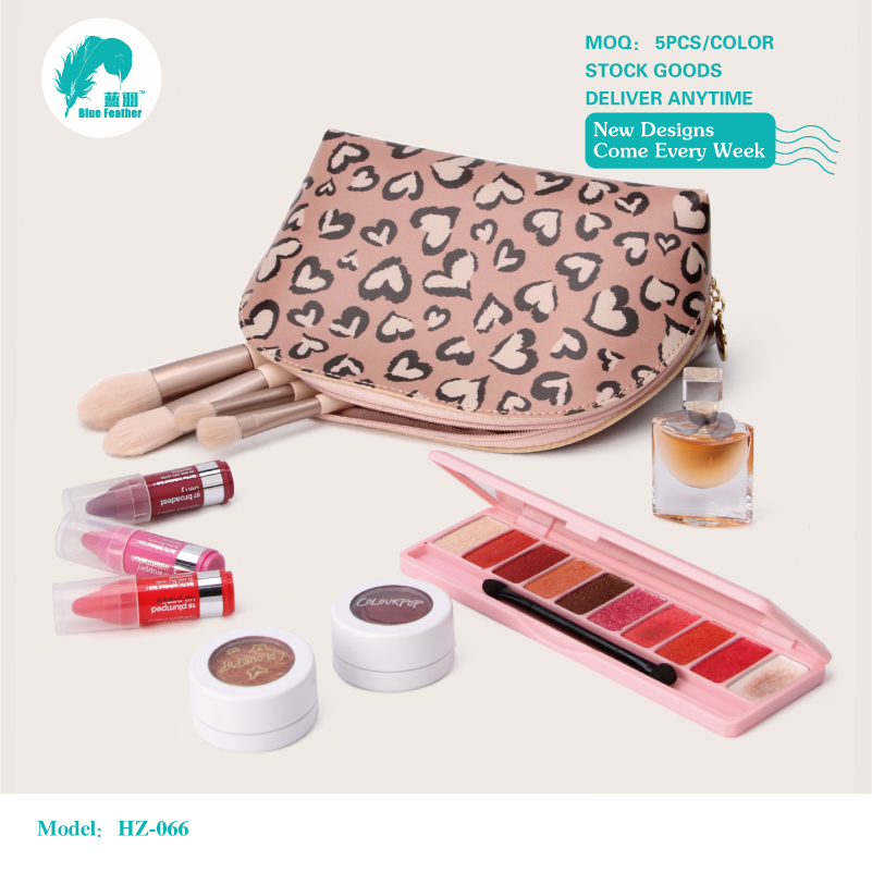 Leopard heart cosmetic bags