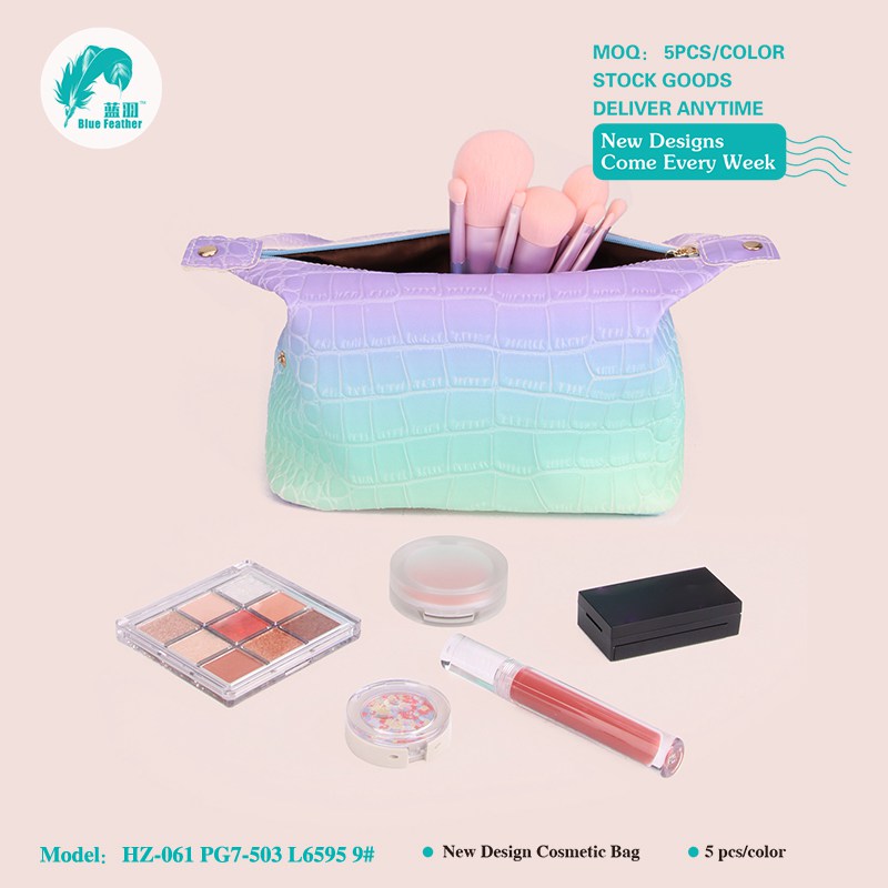 MAKE UP BAGS