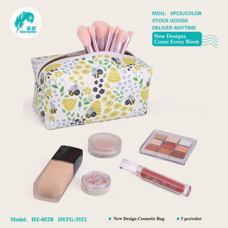 MAKE UP BAGS
