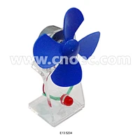 Trình diễn máy phát điện gió.