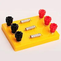 Bộ kháng chiến gồm 3 người trên tàu