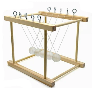 Selbstgebauter Kollisionsball aus Holz