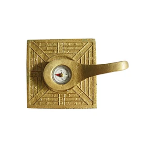 Antiguo modelo de brújula