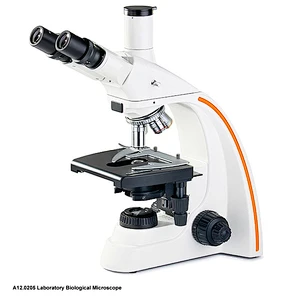Microscopio biologico da laboratorio, trinoculare