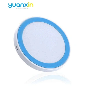 Material Plastic Color black and white Power 5W Wireless output Power bank