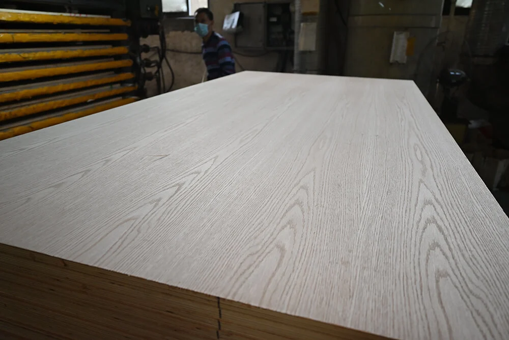 Leader Red Oak Veneer Plywood