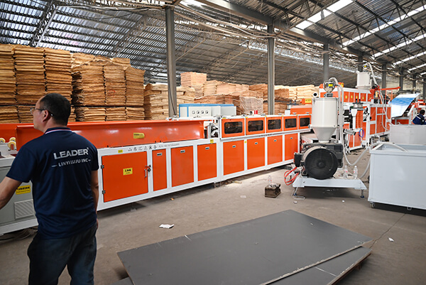 plywood factory Leader