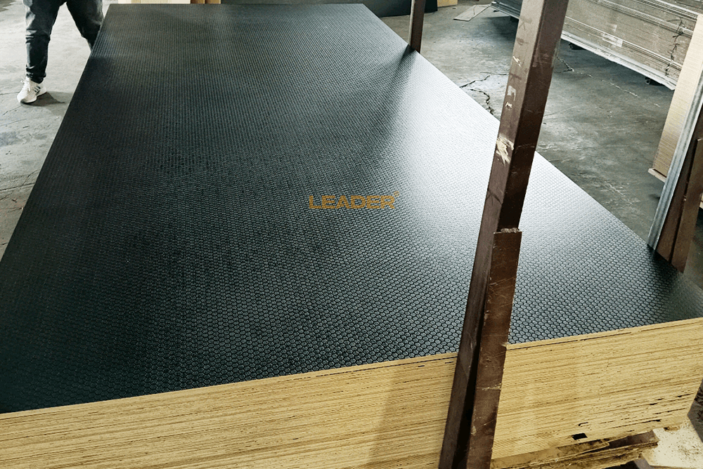 Leader wood-Hexagonal Anti-slip film faced plywood