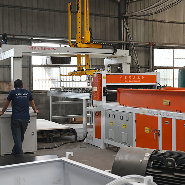 PP plastic faced plywood factory