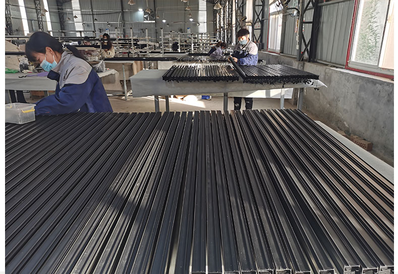 Motorized honeycomb shade