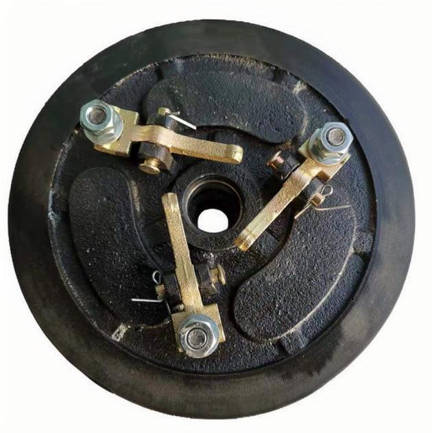 Clutch dust seal cover