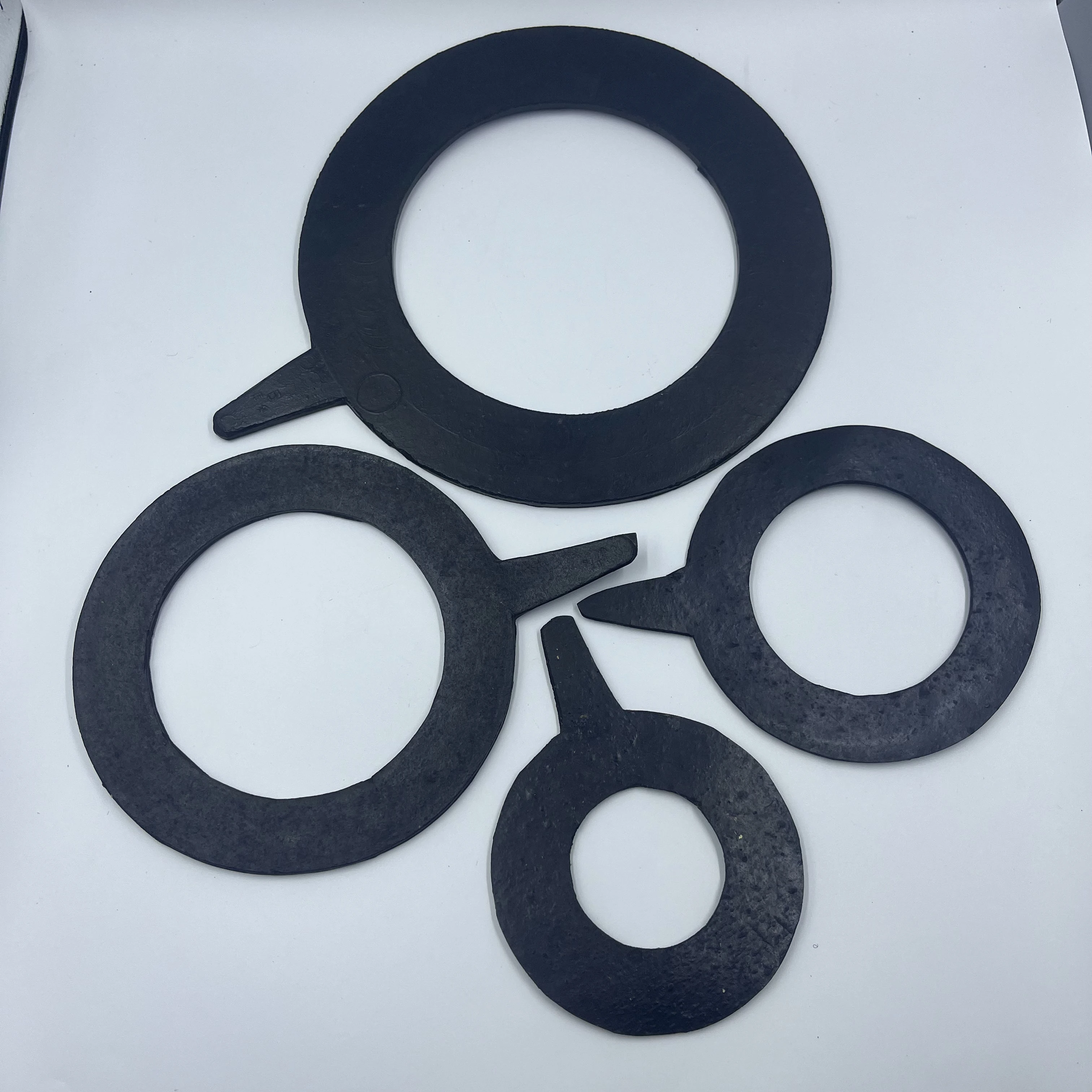 Pipe valve sealing ring