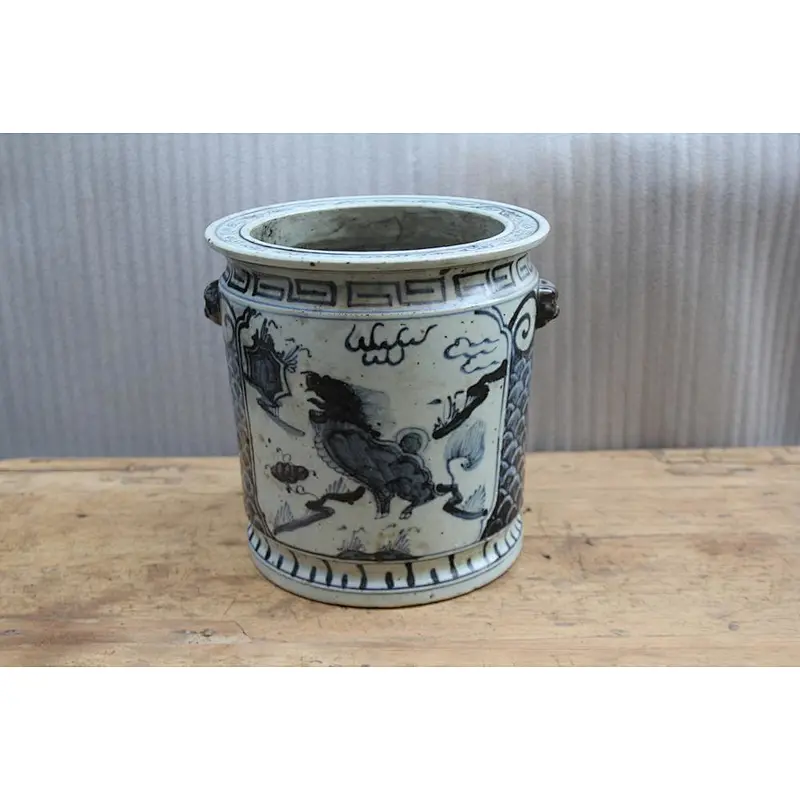 Chinese antique blue and white ceramic vase