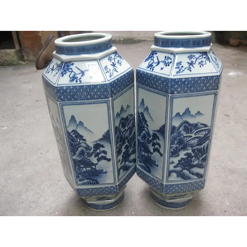 Chinese antique blue and white ceramic vase