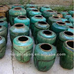 chinese antique ceramic beautiful nice wine green pot