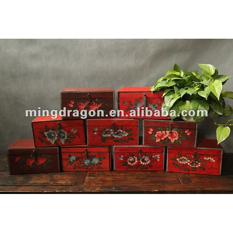 antique Chinese painted small box