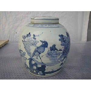 Chinese antique blue and white ceramic vase