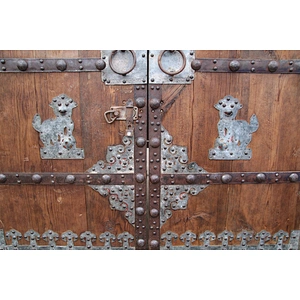 Antique chinese wooden door design