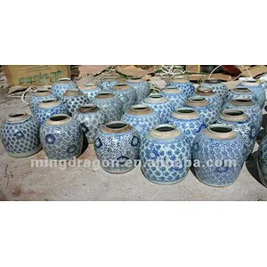 chinese antique ceramic white& blue jar