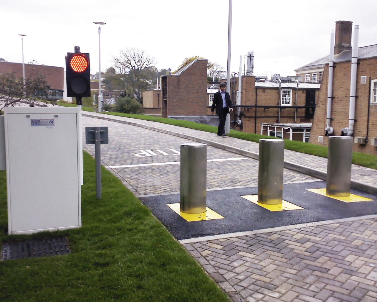 Stainless Steel Metal Traffic Manual Retractable Telescopic Parking Security Bollard For Vehicle Access Control