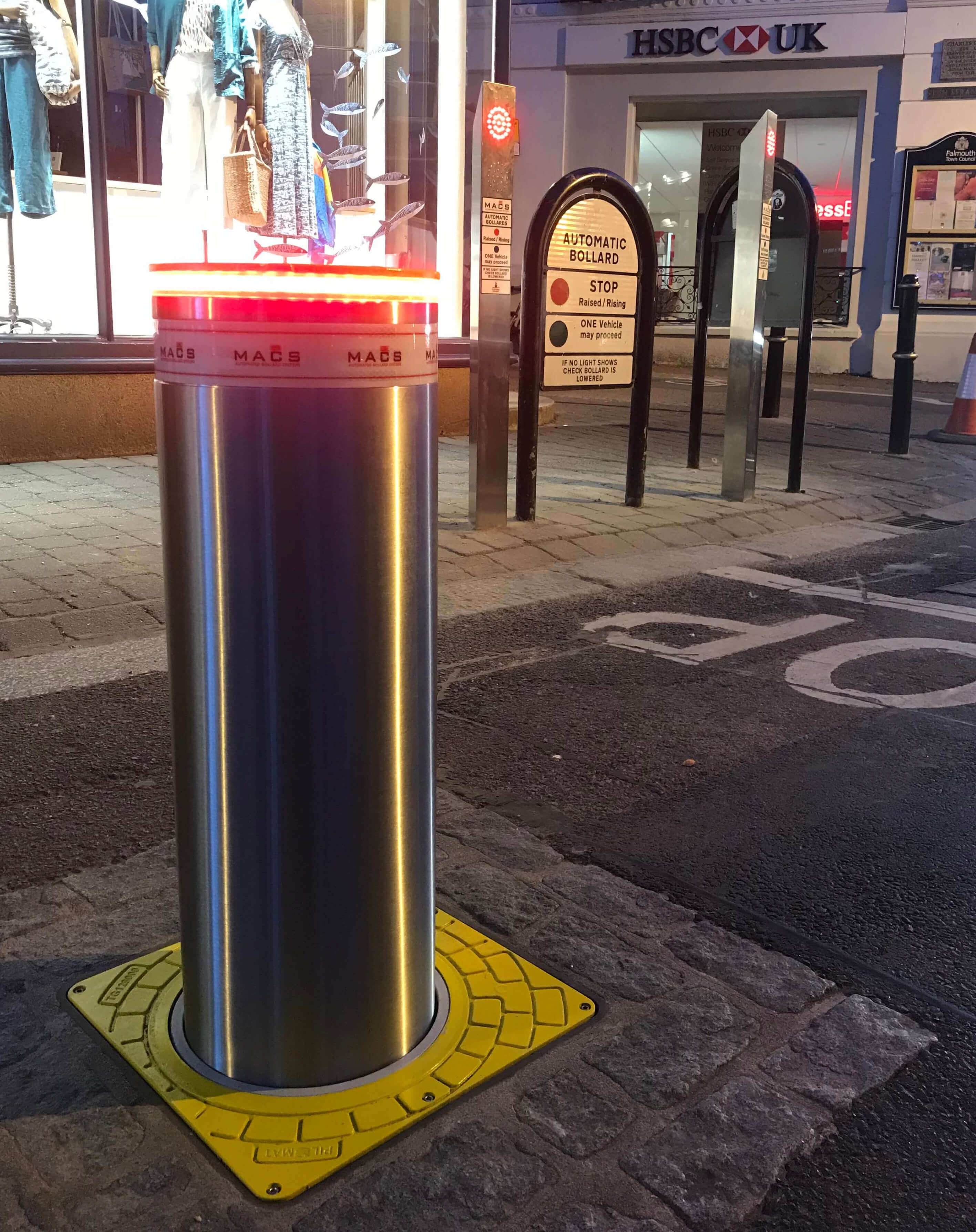 Stainless steel 304 Grade Water Proof Anti- Vehicle Collision Road Blocker Traffic Barrier Automatic hydraulic Rising Bollards