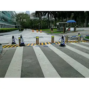 Hydraulic Bollar At High-speed Intersections/ Convenient Hydraulic Bollard  Reduce The Burden Of Police Force