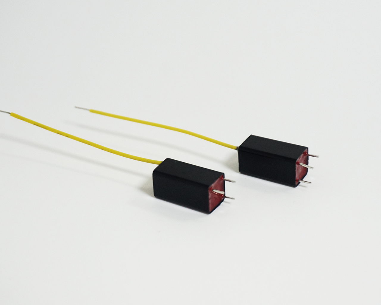 Xenon flash tube trigger coil