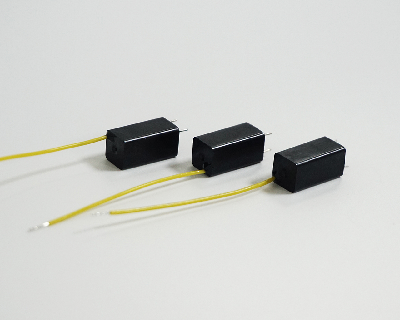 Flash tube trigger transformer lead wire
