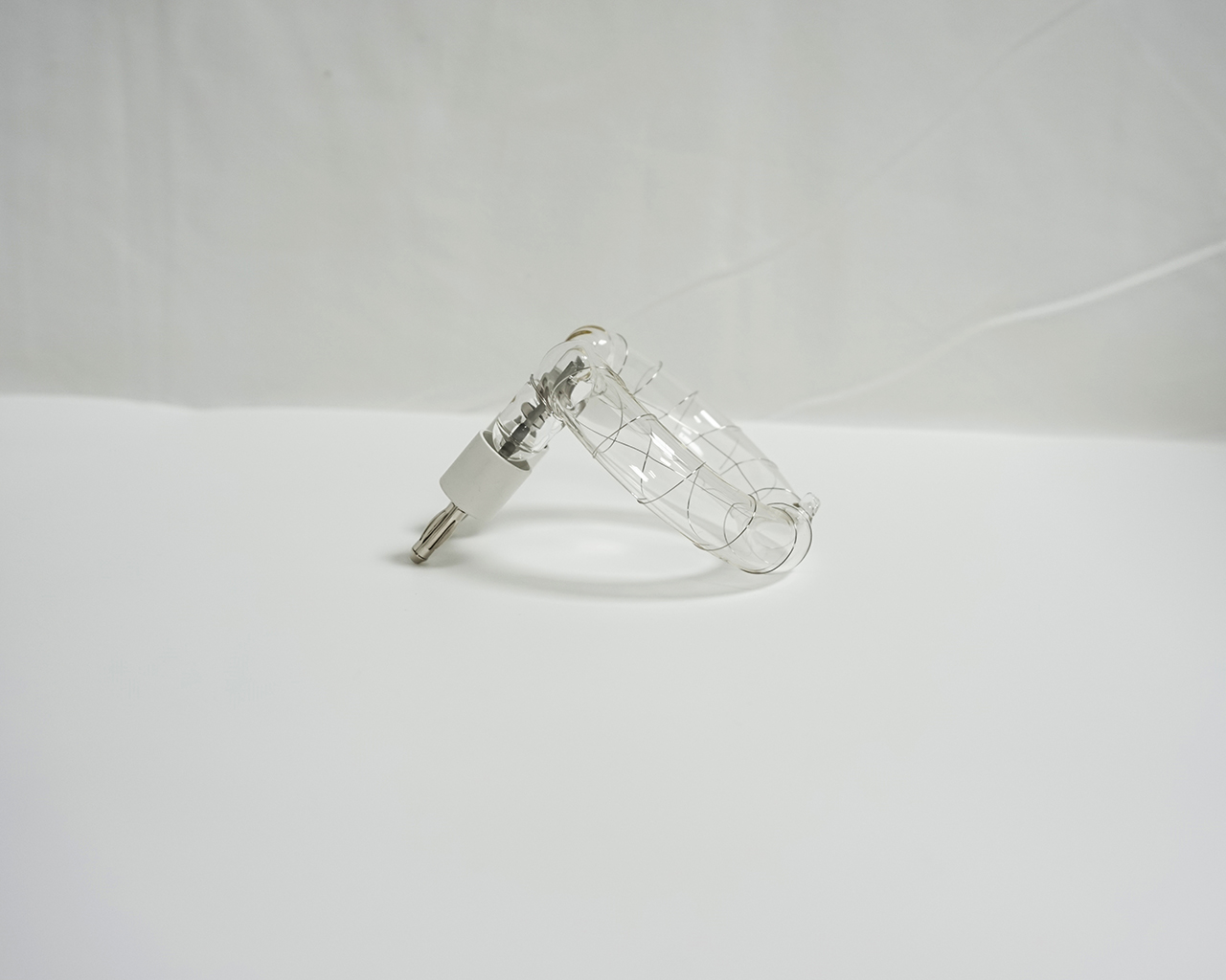 Circular flash bulb for photography