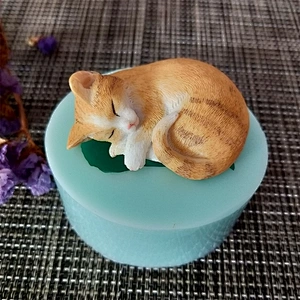 DW0146 PRZY 3D Kitten Sleeping Curled Up Mini Size Cat Shaped Resin Clay Candle Silicone Soap Mold for Handmade Soap Making