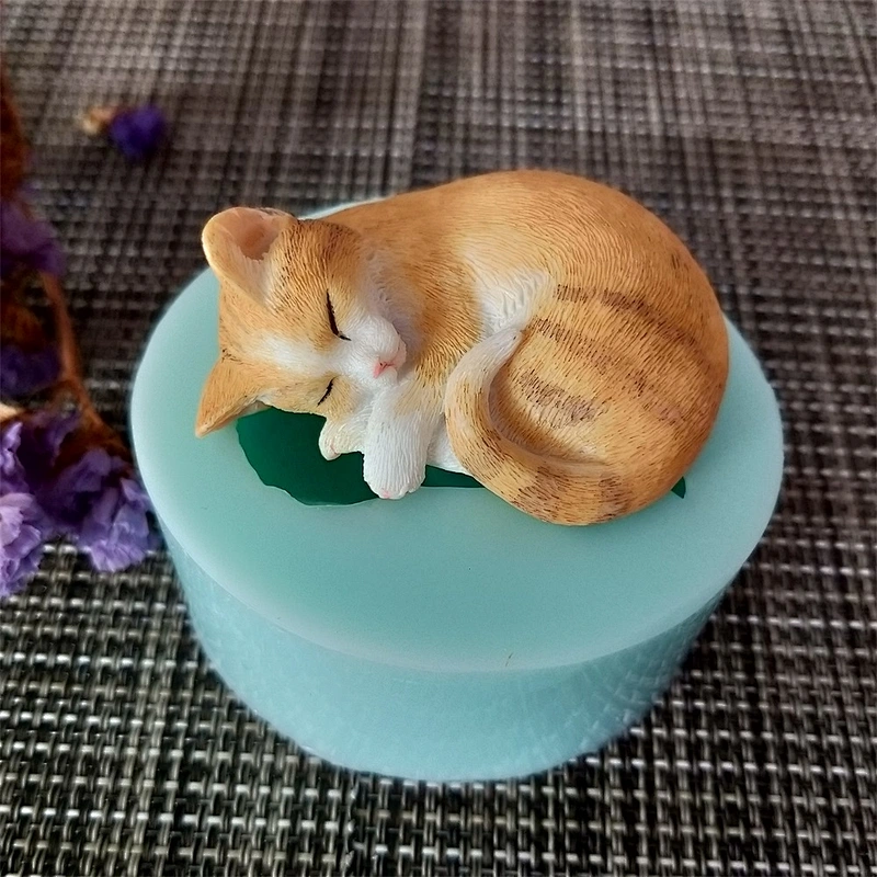 DW0146 PRZY 3D Kitten Sleeping Curled Up Mini Size Cat Shaped Resin Clay Candle Silicone Soap Mold for Handmade Soap Making