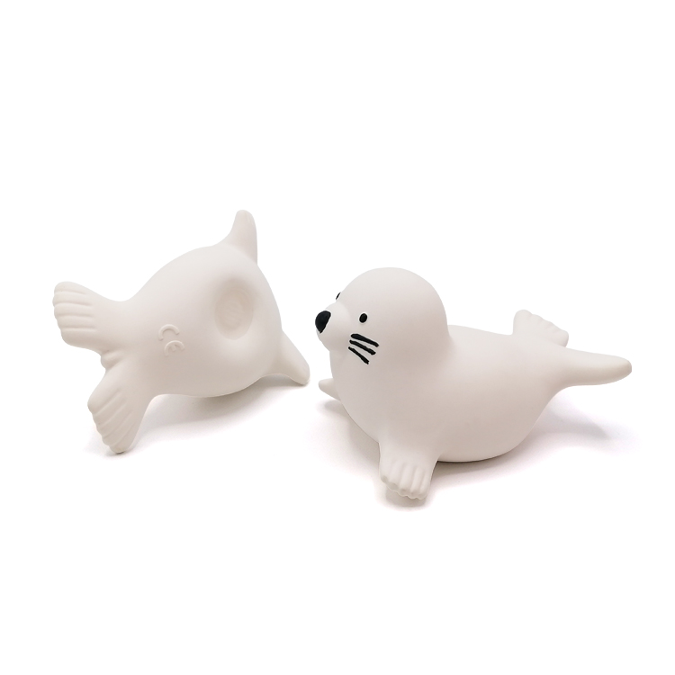 organic latex seal bath toy