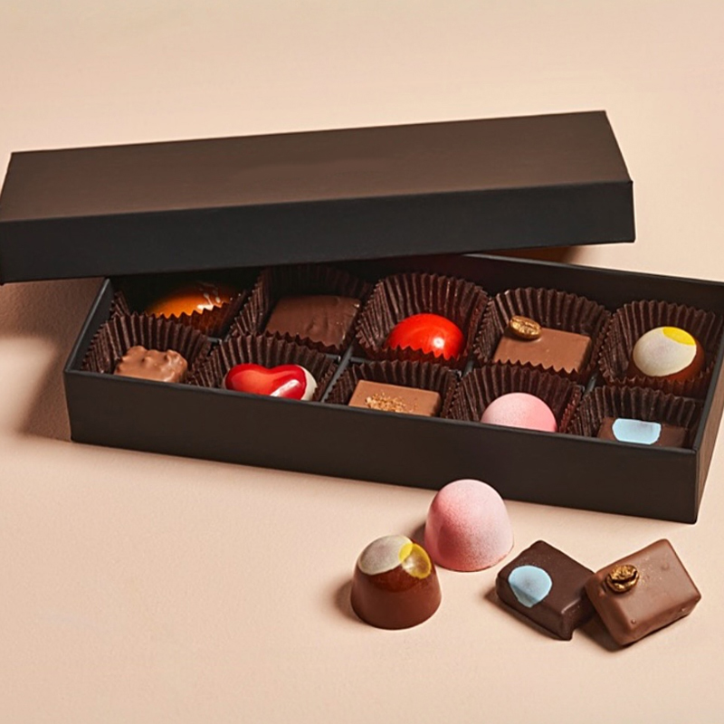 Custom Luxury Festival Chocolate Gift Box Packaging Luxury Holiday Paperboard Food Rigid Box with Paper and Plastic Tray