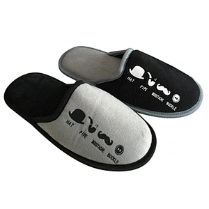 MEN SLIPPER