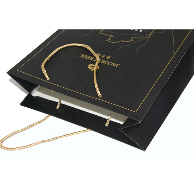 black gift bag-6.jpg