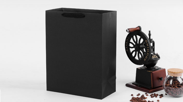 black kraft paper bag-10.jpg