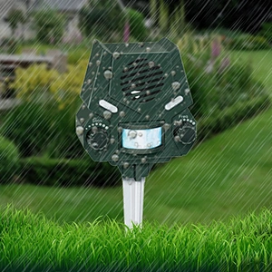 Animal Repellent Ultrasonic Motion Sensor and Flashing Light Animal Repeller for Dogs, Cats, Squirrels, Deers, Rats