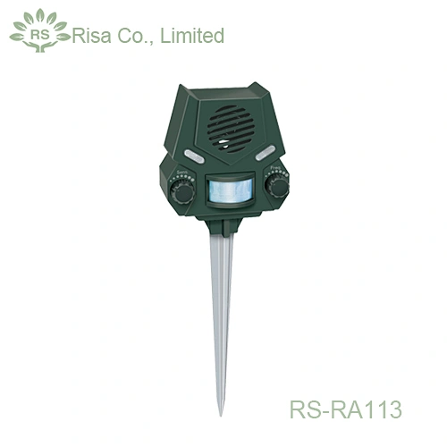 Animal Repellent Ultrasonic Motion Sensor and Flashing Light Animal Repeller for Dogs, Cats, Squirrels, Deers, Rats
