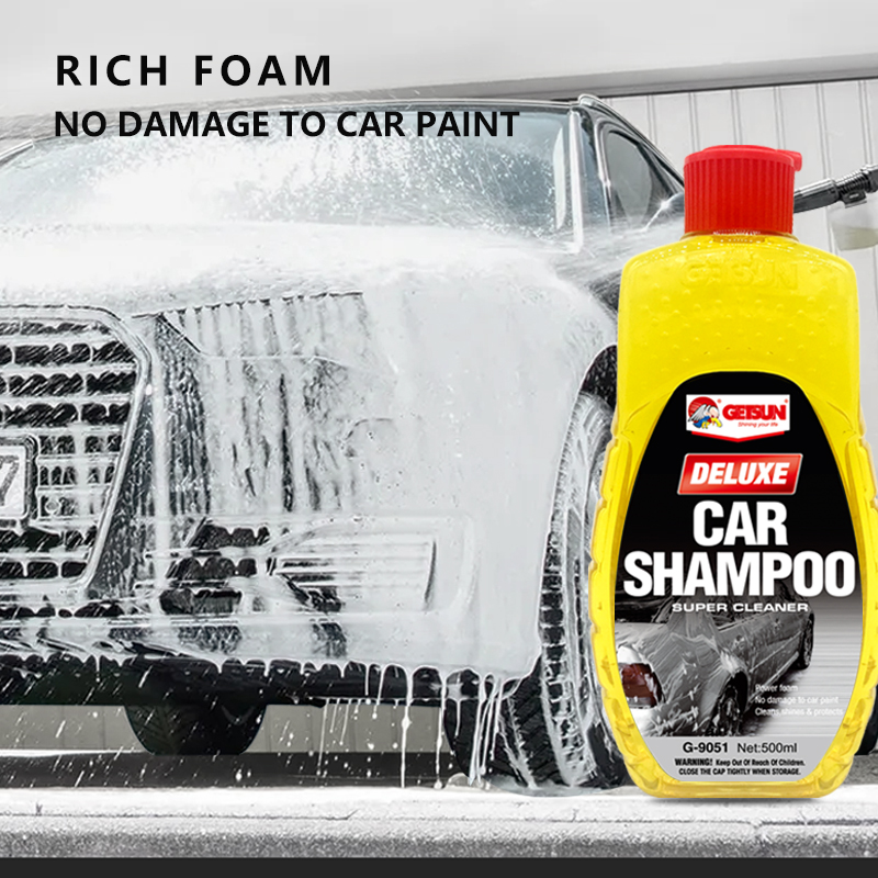 GETSUN Auto Finesse Shampoo creating dense foam on car surface