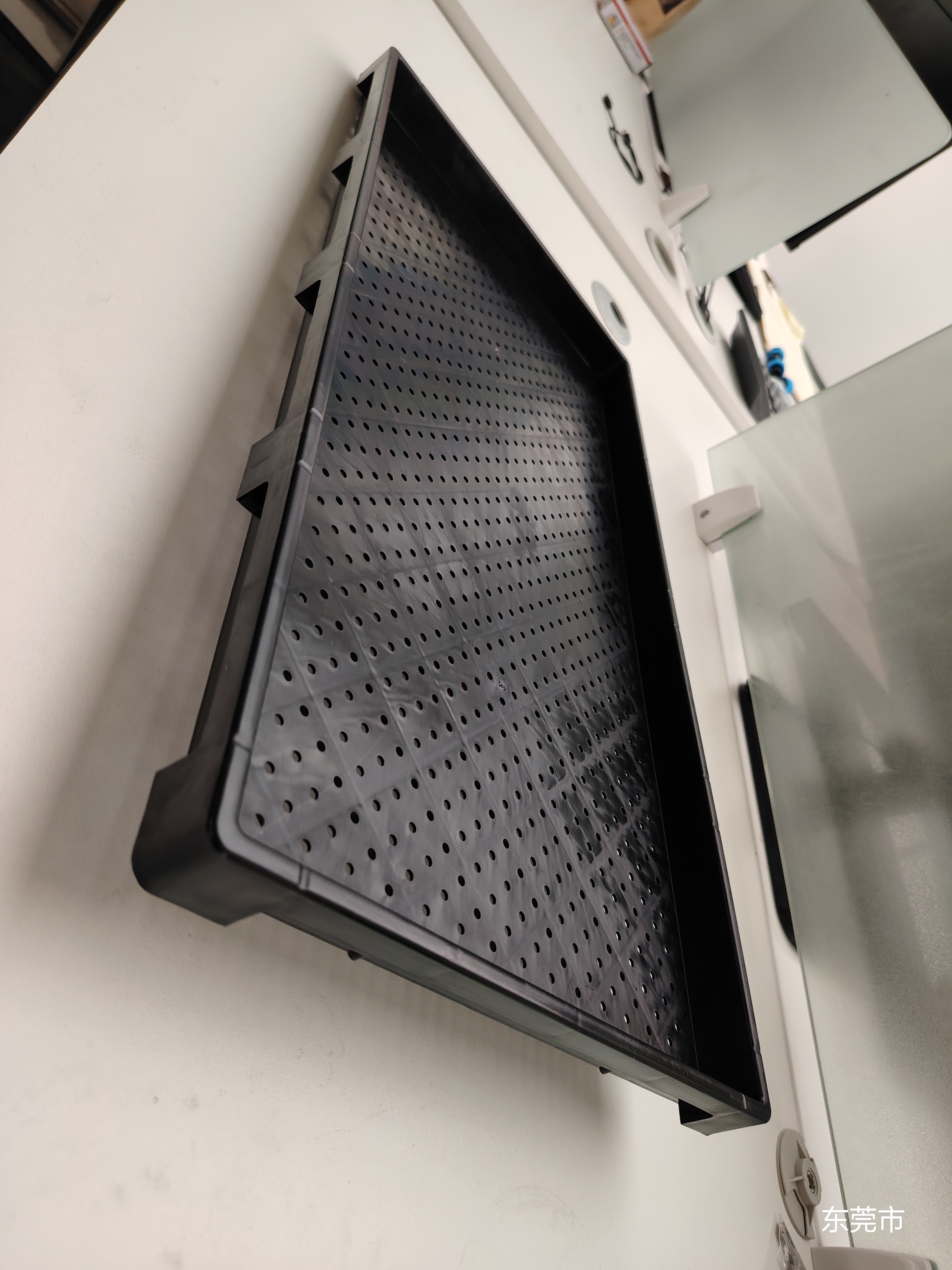 1020 microgreen seed trays from G AND N FORTUNE LIMITED help cultivate perfect microgreens in hydroponics.