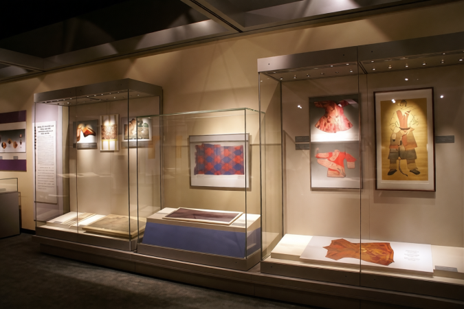 Uso de tiras de luces LED en Retail, Hostelería y Museos: Iluminación que Mejora la Experiencia