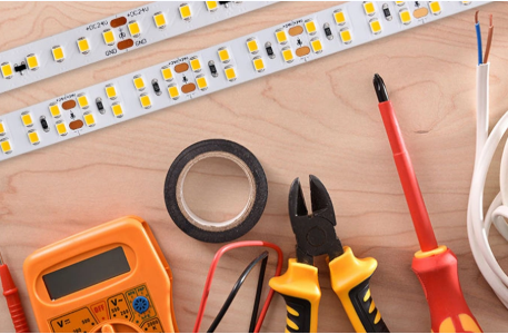 Wie installiert man LED-lichtstreifen?