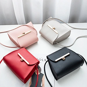 Long Chain Fancy Ladies Side Bags Pu Leather Wholesale Cheap Messenger Womens Crossbody Bag