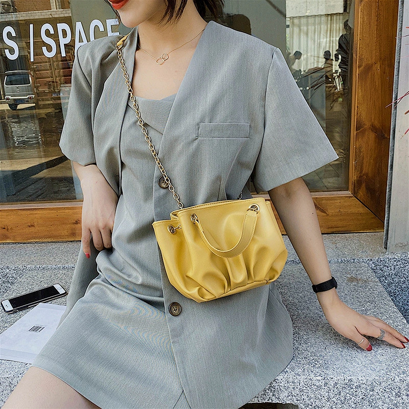 2020 New Chain Small Bag Female Korean Version Messenger Shoulder Bag Ins Cloud Bag